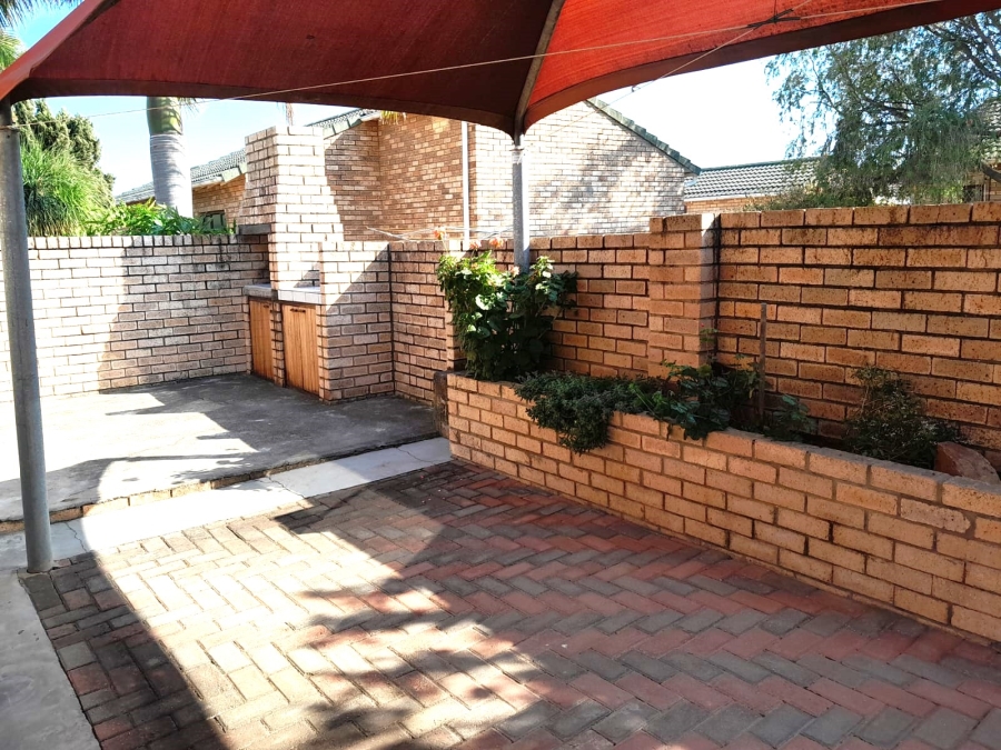 To Let 2 Bedroom Property for Rent in Strelitzia Park Eastern Cape